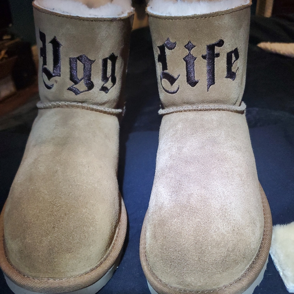 LIMITED EDITION  Jeremy Scott UGG LIFE!